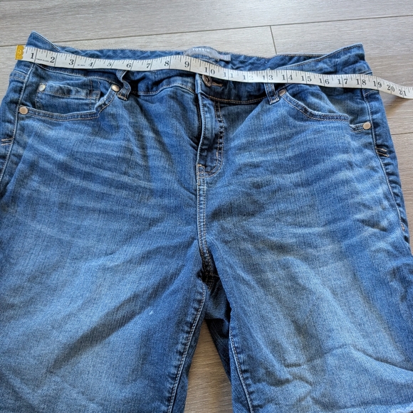 Torrid Classic Blue Jean Shorts - Picture 4 of 6